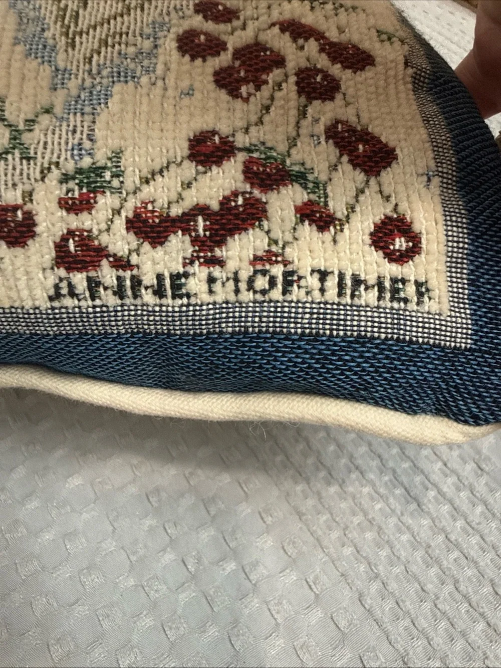 Anne Mortimer festive home